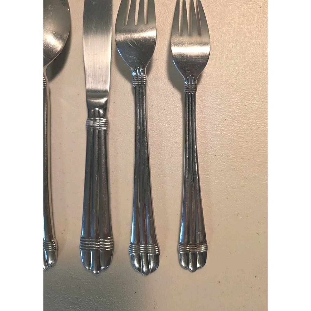 Linear Ridges Odyssey Style Silverware Set - Setting For 6 - 40 Pieces - Picture 6 of 10
